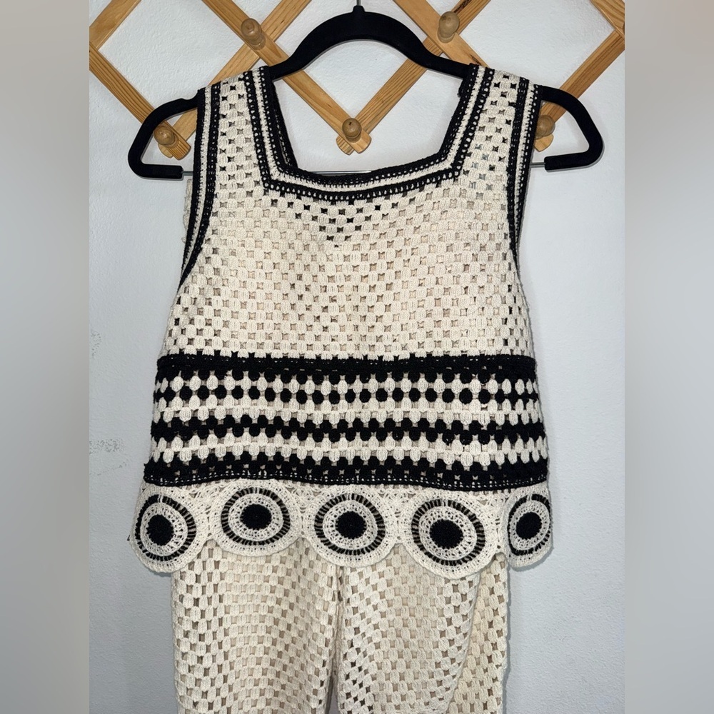 Ultra Pink Black and White Crochet Set